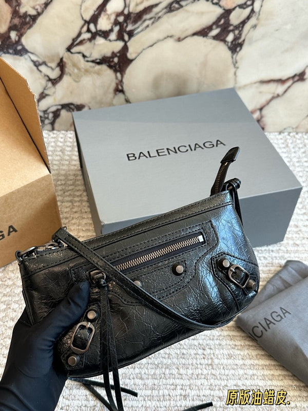 Le City Pouch Shoulder Bag