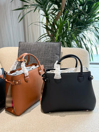Banner Tote Calfskin