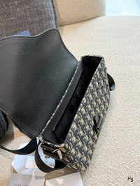 Heritage Messenger Bag