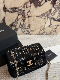 Pearl Strass Mini Flap Bag