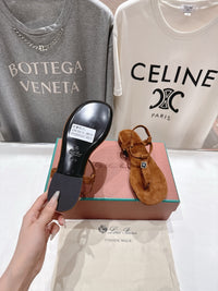 Mindil Suede Sandals