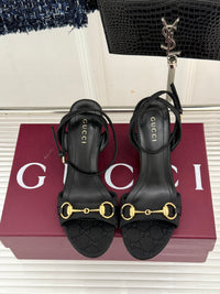 Donna Wedge Sandals