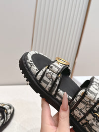 Dioract Sandals