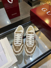 Stretch Low Top Trainers