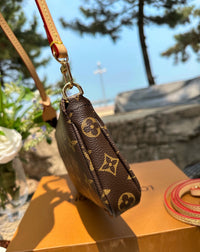 Pochette Accessoires Bag
