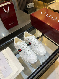 Stretch Low Top Trainers