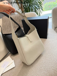 Le 5 À 7 Hobo Bag