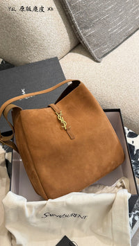 Le 5 à 7 Shoulder Bag