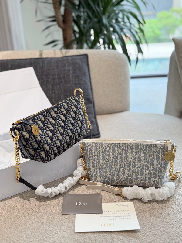 Montaigne Pouch Bag
