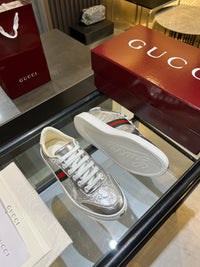 Stretch Low Top Trainers