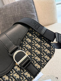 Heritage Messenger Bag