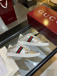 Stretch Low Top Trainers