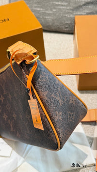 Monogram Dust Pochette Accessoires