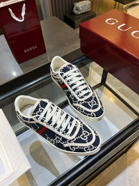 Stretch Low Top Trainers