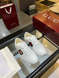 Stretch Low Top Trainers