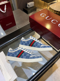 Stretch Low Top Trainers