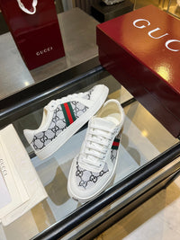 Stretch Low Top Trainers