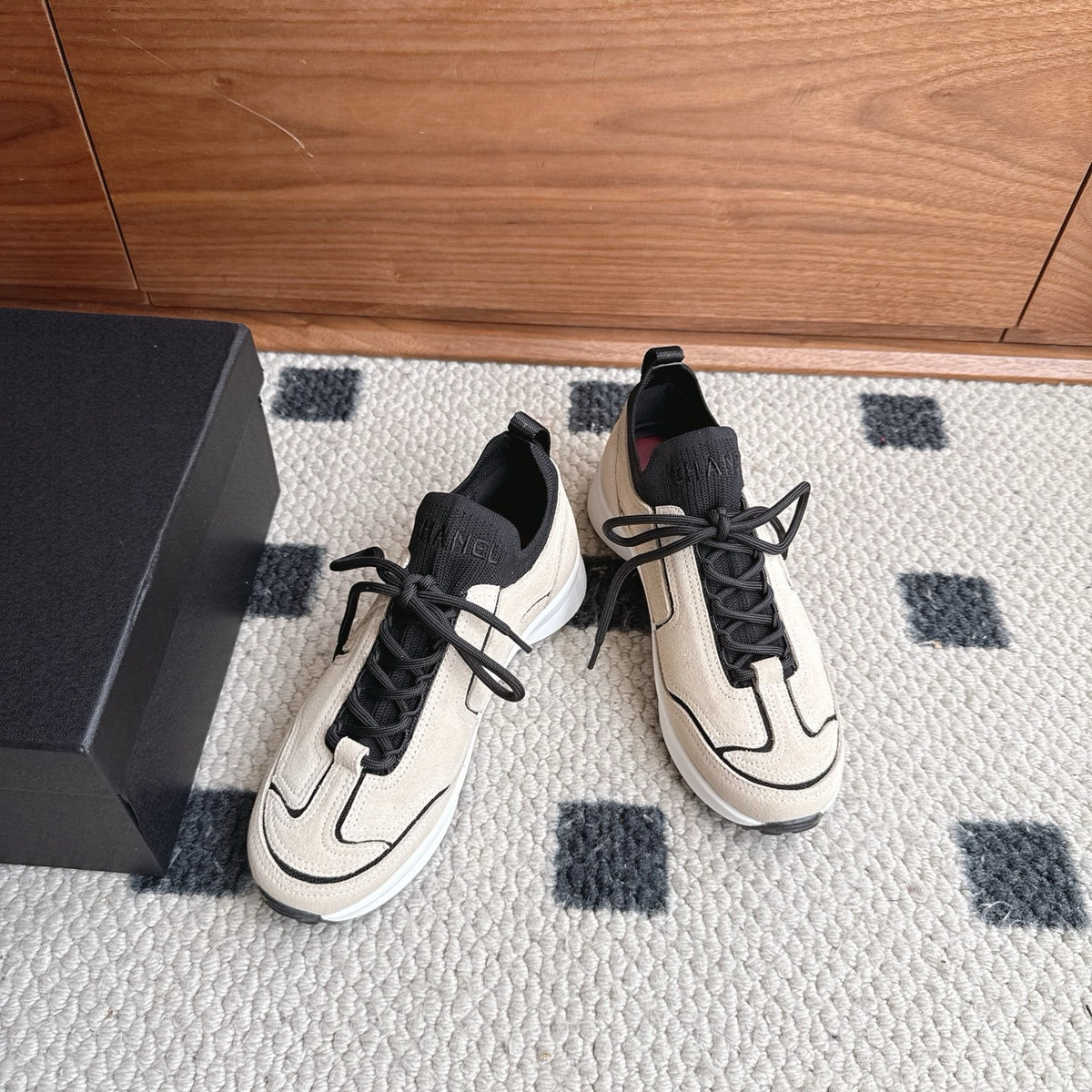 26A Logo Trainers