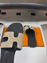 Oasis Sandal