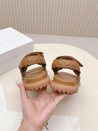 Dioract Sandals
