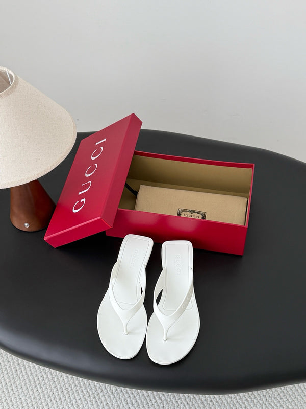 Vittoria Thong Sandals