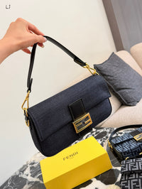 Baguette Bag
