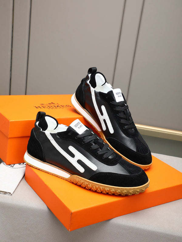 Trail Sneakers