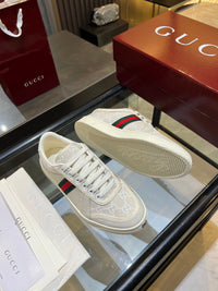 Stretch Low Top Trainers