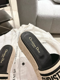 Dway Platform Slides