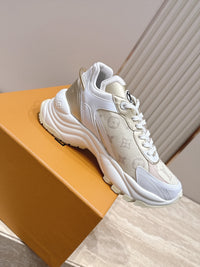 Run 55 Sneakers