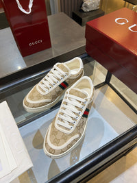 Stretch Low Top Trainers