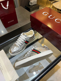 Stretch Low Top Trainers