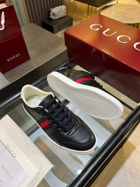 Stretch Low Top Trainers