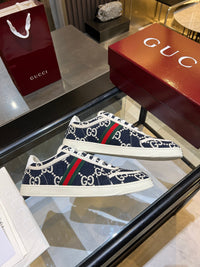 Stretch Low Top Trainers