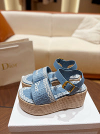 Dentelle Wedge Sandals