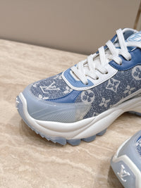 Run 55 Sneakers