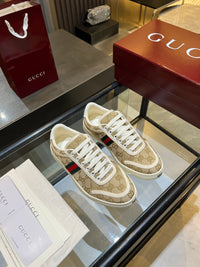Stretch Low Top Trainers