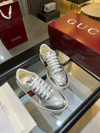 Stretch Low Top Trainers