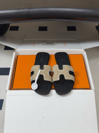 Oasis Sandal