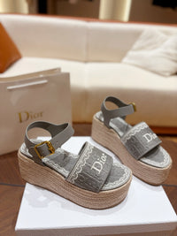 Dentelle Wedge Sandals
