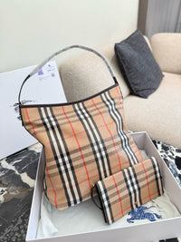 Highlands Shoulder Bag