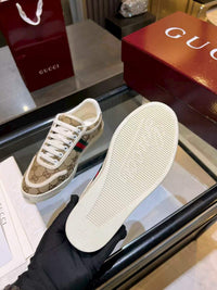 Stretch Low Top Trainers