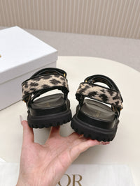 Dioract Sandals