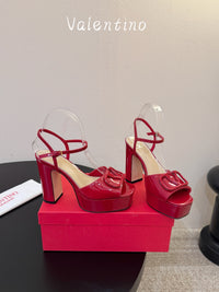 VLogo Signature Platform Sandals