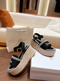 Dentelle Wedge Sandals