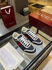 Stretch Low Top Trainers