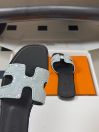 Oasis Sandal