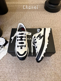 Logo Sneakers