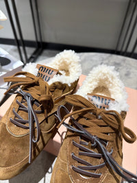 Gymnasium Suede Sneakers