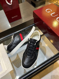 Stretch Low Top Trainers
